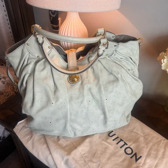 Louis Vuitton Mahina XL bag - Picture 1 of 12